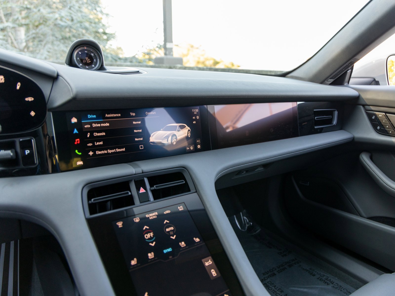 Used 2025 Porsche Taycan 4S image 39