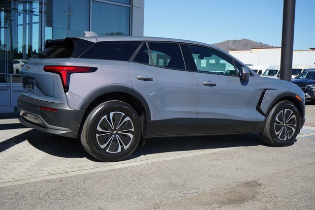 New 2025 Chevrolet Equinox EV LT image 9