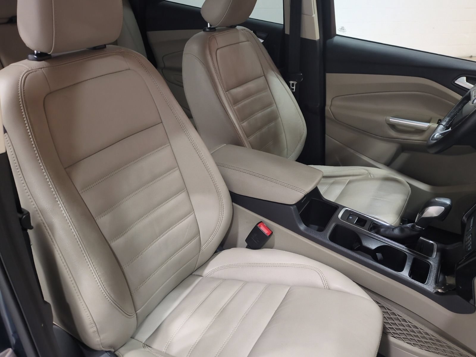 Used 2019 Ford Escape Titanium AWD/4WD image 10