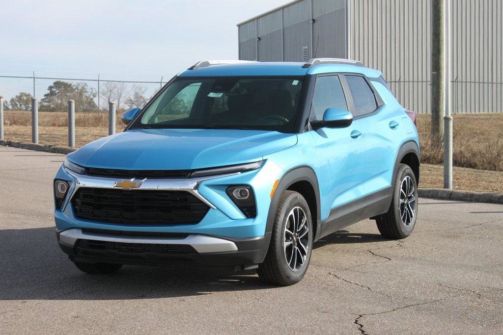 New 2025 Chevrolet TrailBlazer LT w/ Convenience Package image 2