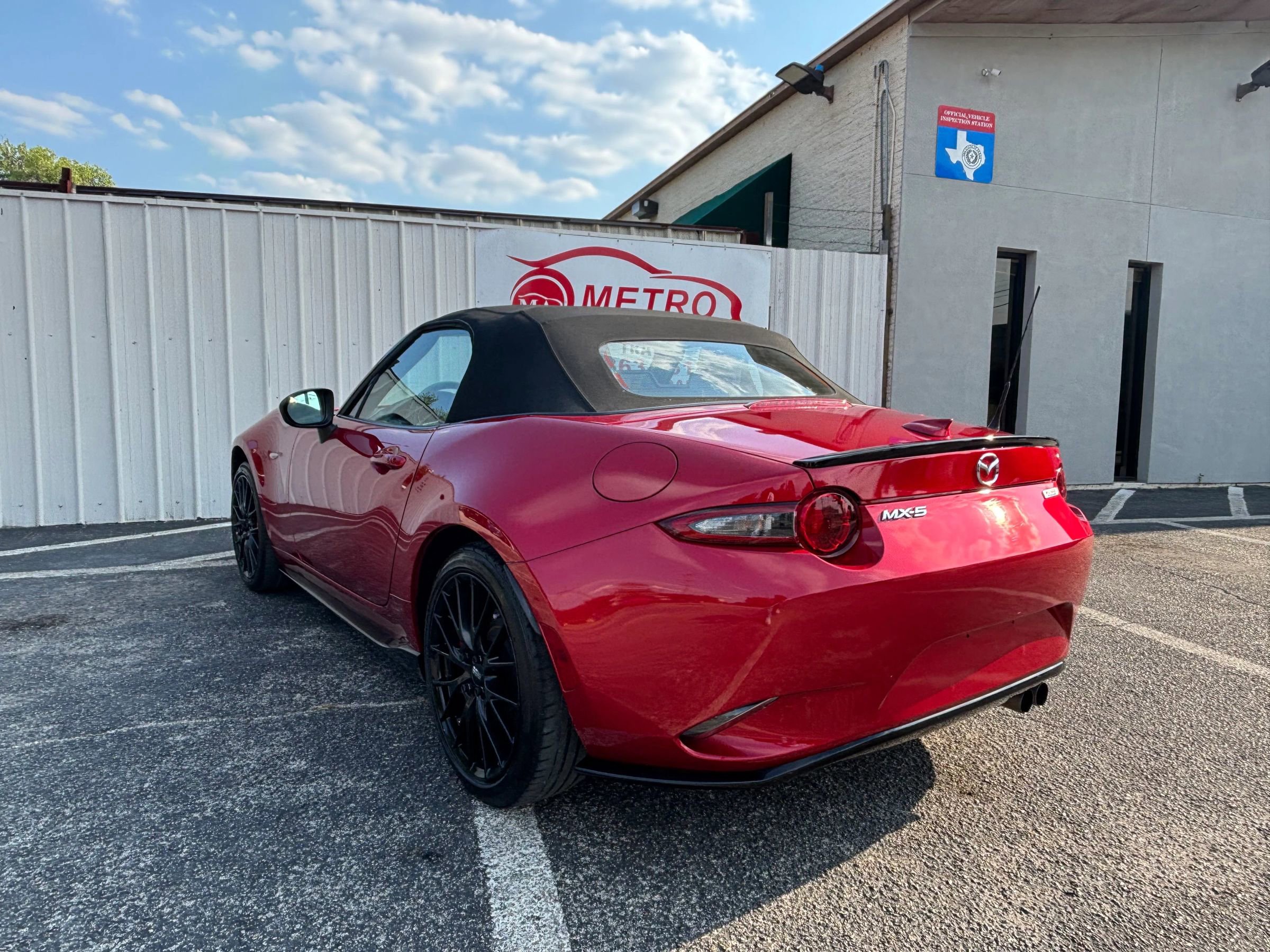 Used 2017 MAZDA MX-5 Miata Club w/ Brembo/BBS Package image 4