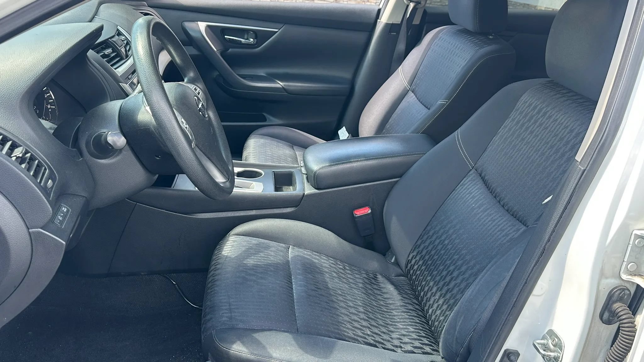Used 2017 Nissan Altima 2.5 S w/ Power Driver Seat Package FWD image 9