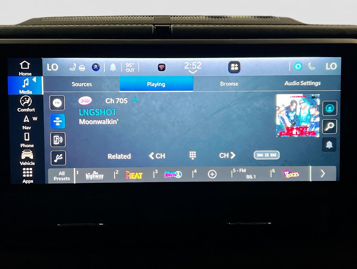 Used 2024 Jeep Wrangler Unlimited Rubicon 4xe AWD/4WD image 13
