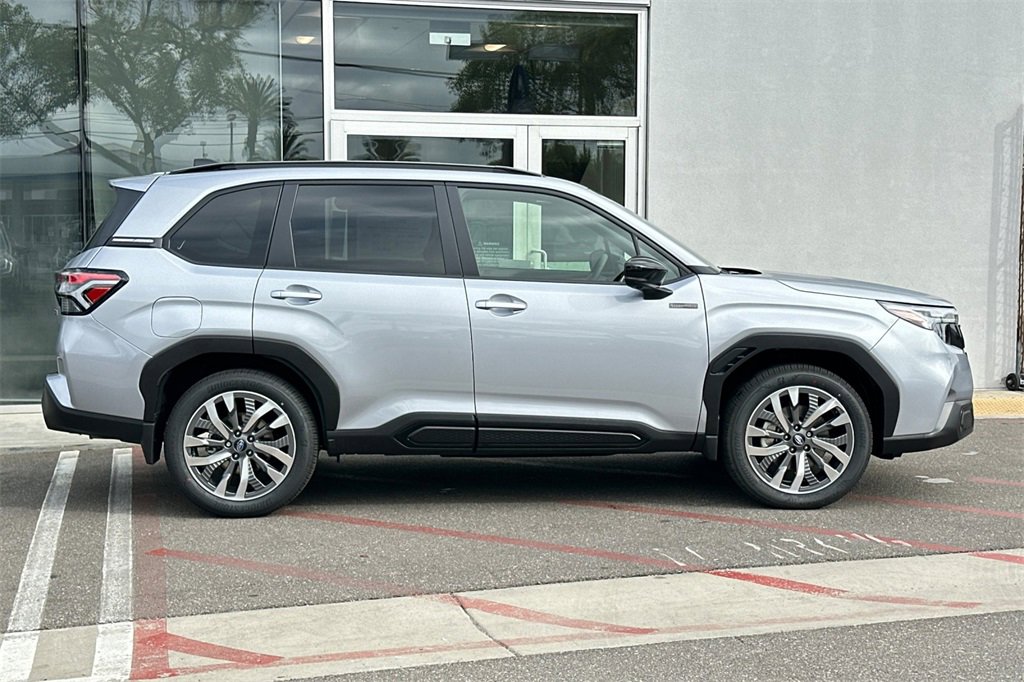 New 2025 Subaru Forester Touring image 3