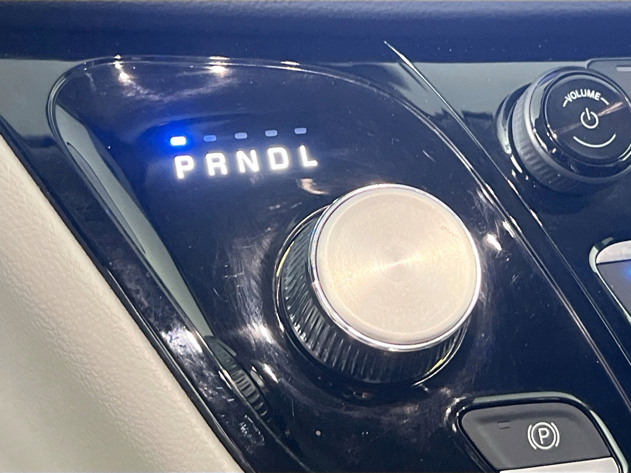 Used 2023 Chrysler Pacifica Touring-L image 25