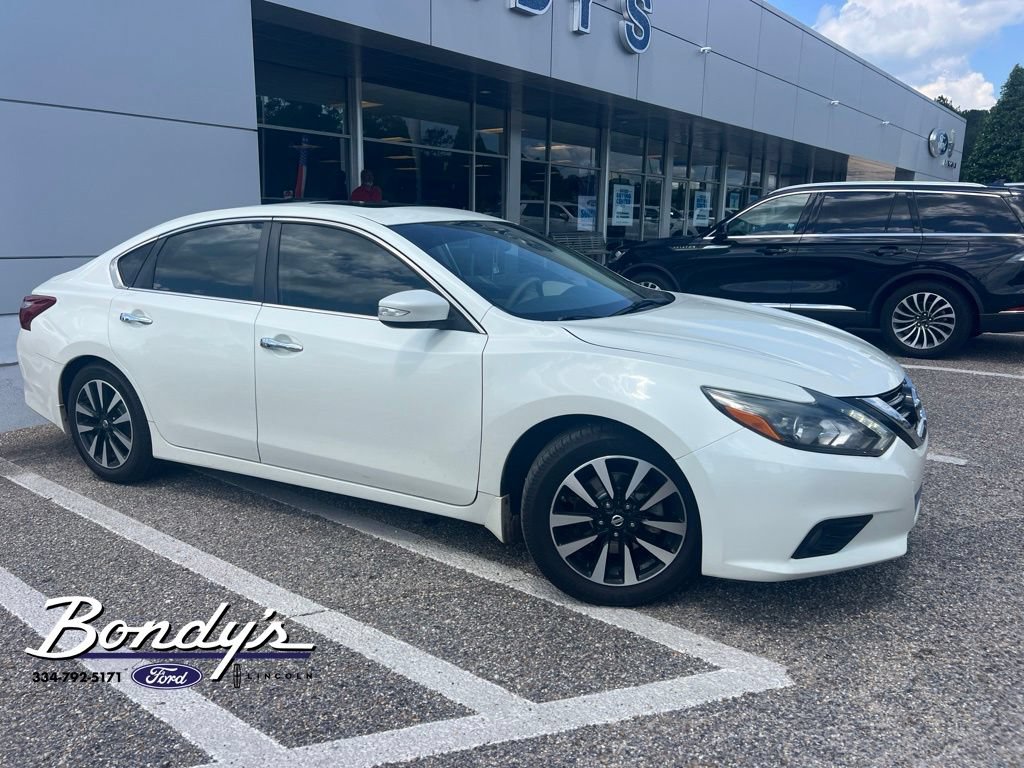 Used 2018 Nissan Altima 2.5 SL w/ 2.5 SL Technology Package FWD image 3