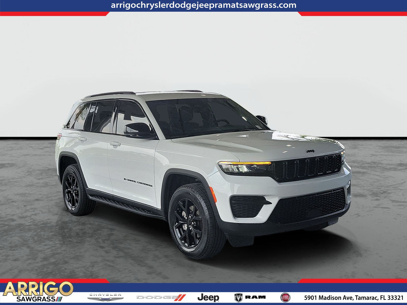 Certified 2025 Jeep Grand Cherokee Altitude RWD image 1