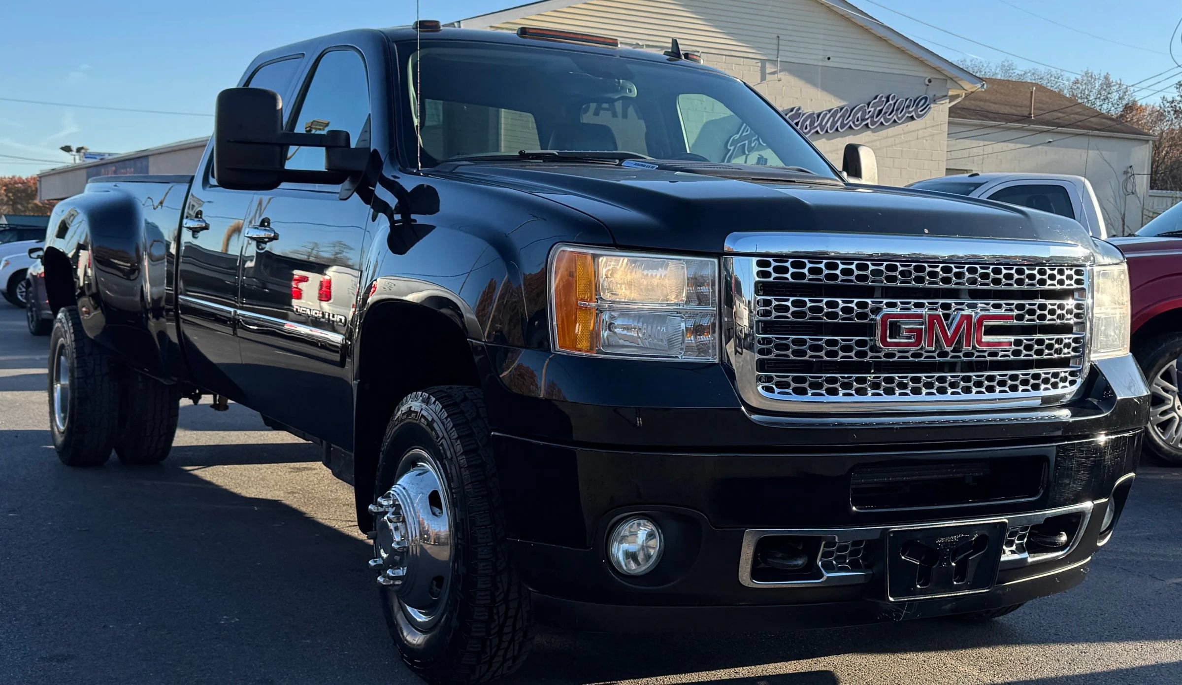 Used 2011 GMC Sierra 3500 Denali AWD/4WD image 4