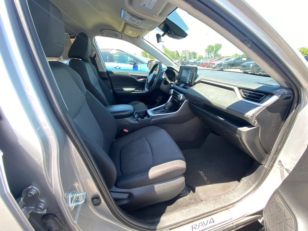 Used 2021 Toyota RAV4 XLE FWD image 27