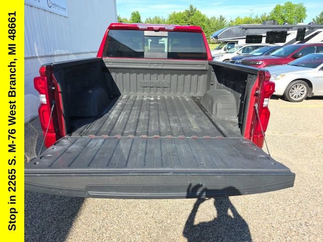 Used 2023 Chevrolet Silverado 1500 High Country w/ Technology Package AWD/4WD image 14