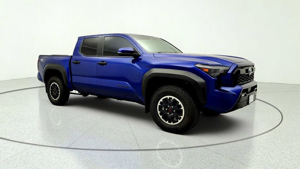 Used 2024 Toyota Tacoma TRD Off-Road w/ TRD Off Road Premium Package AWD/4WD image 3