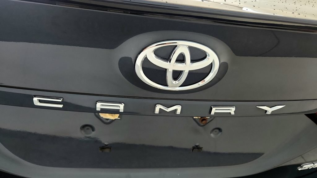Used 2018 Toyota Camry SE w/ Audio Package FWD image 13
