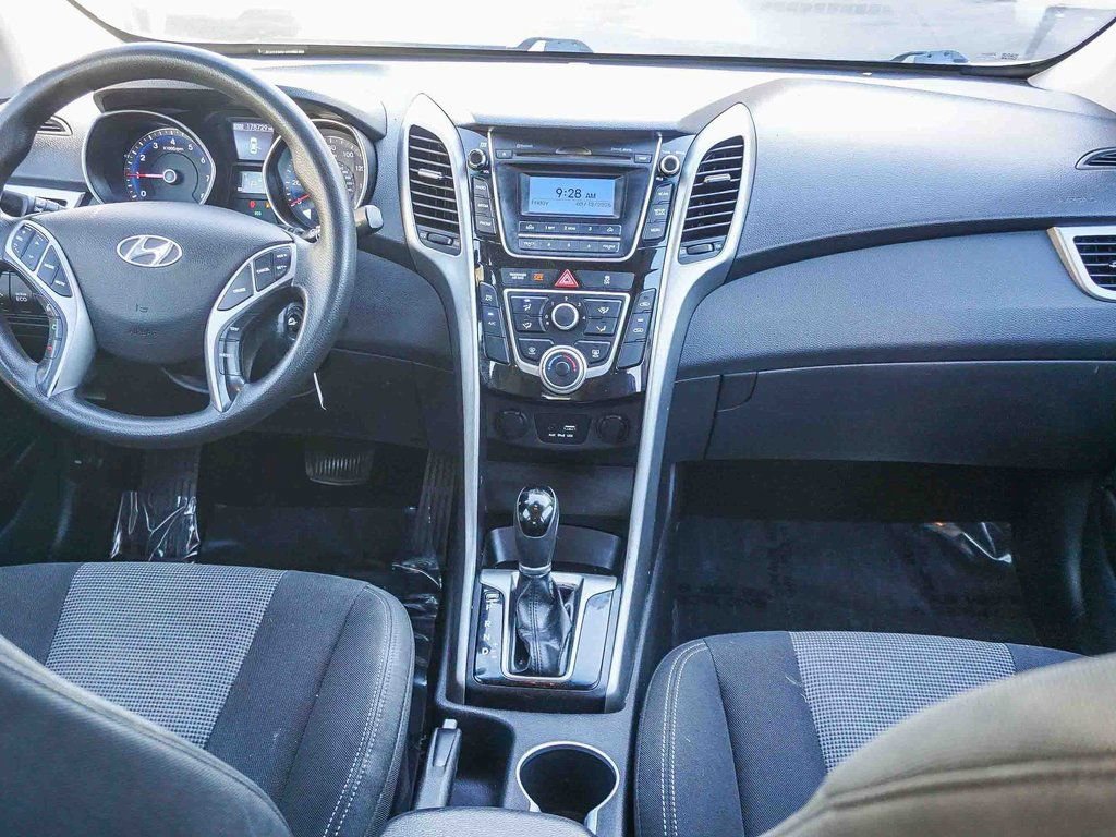 Used 2017 Hyundai Elantra GT image 14