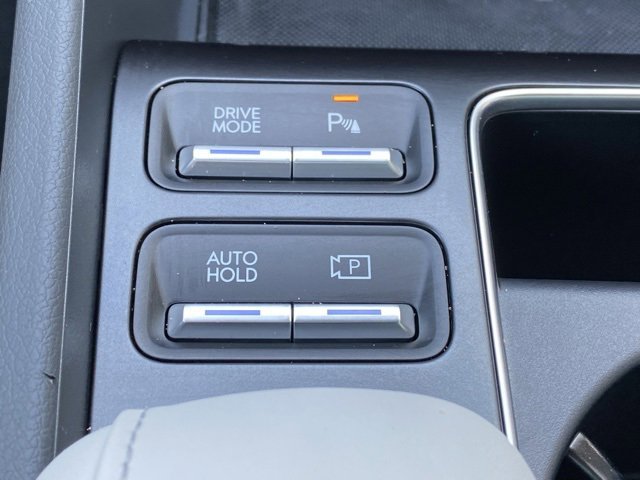 New 2025 Hyundai Sonata Limited image 16