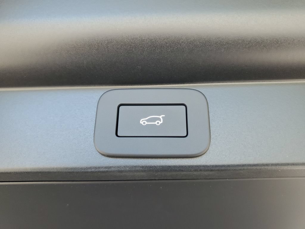 New 2026 Land Rover Range Rover Long Wheelbase SE AWD/4WD image 32