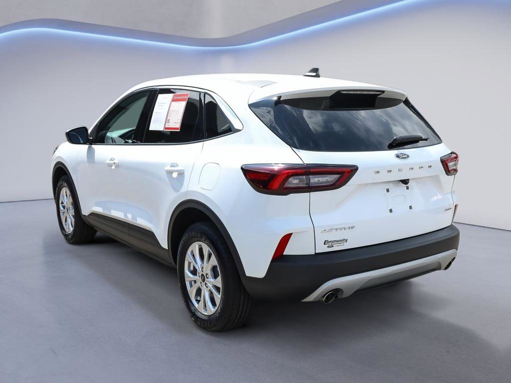 Used 2024 Ford Escape Active AWD/4WD image 5