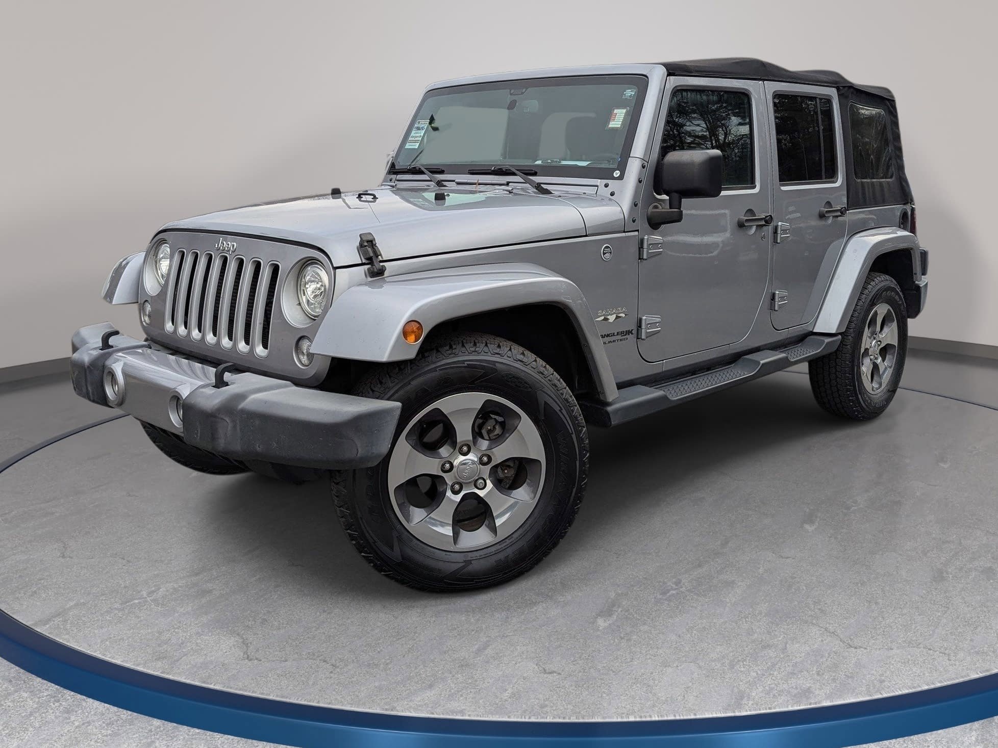 Used 2018 Jeep Wrangler Unlimited Sahara w/ Connectivity Group AWD/4WD image 1