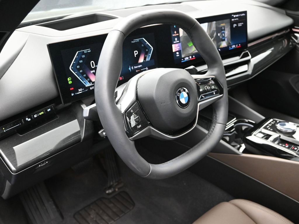 Certified 2025 BMW 530i image 12