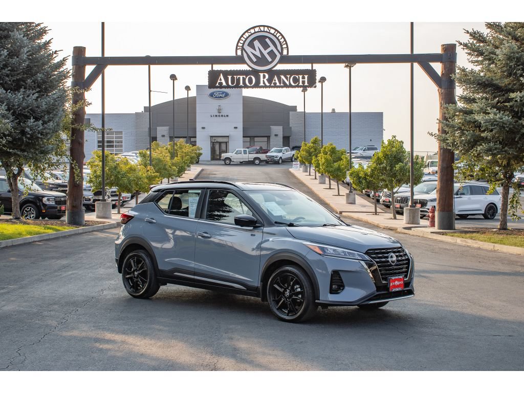 Used 2024 Nissan Kicks SR FWD image 1