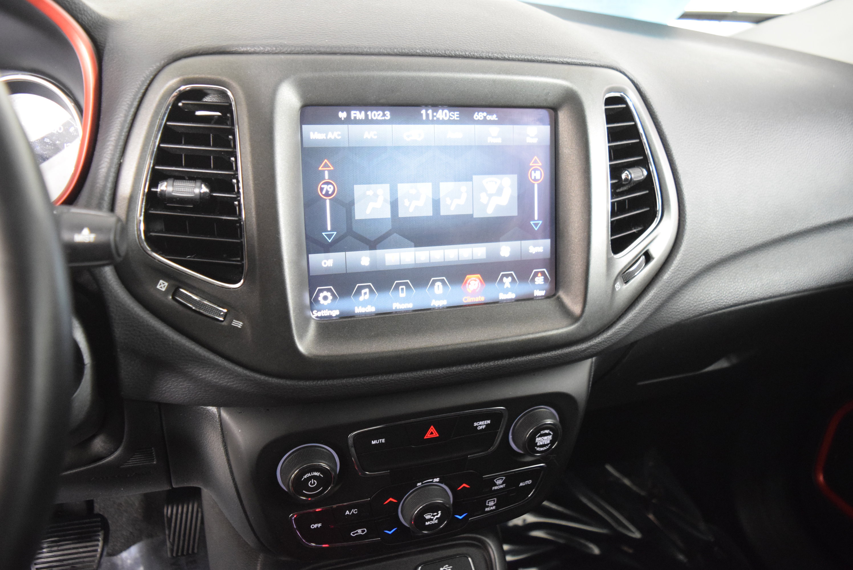 Used 2018 Jeep Compass Trailhawk w/ Navigation Group image 25