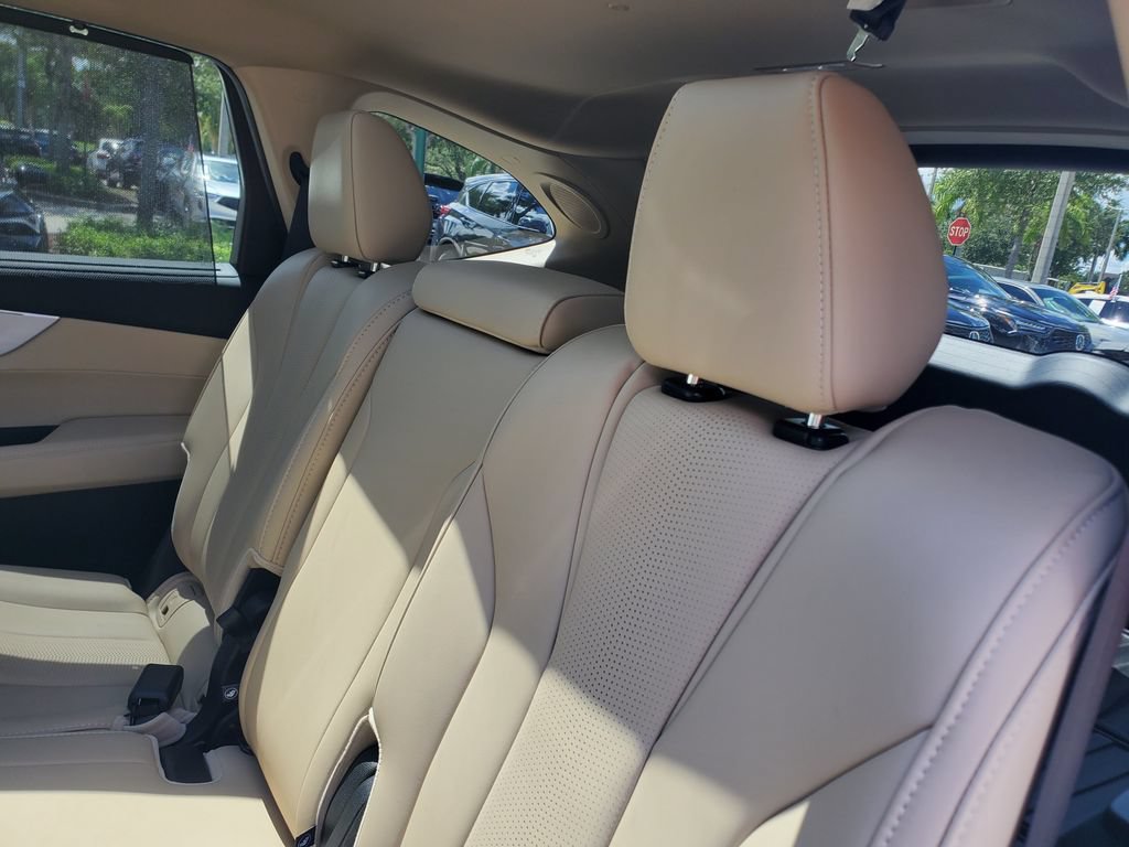Used 2025 Acura MDX w/ Technology Package FWD image 13