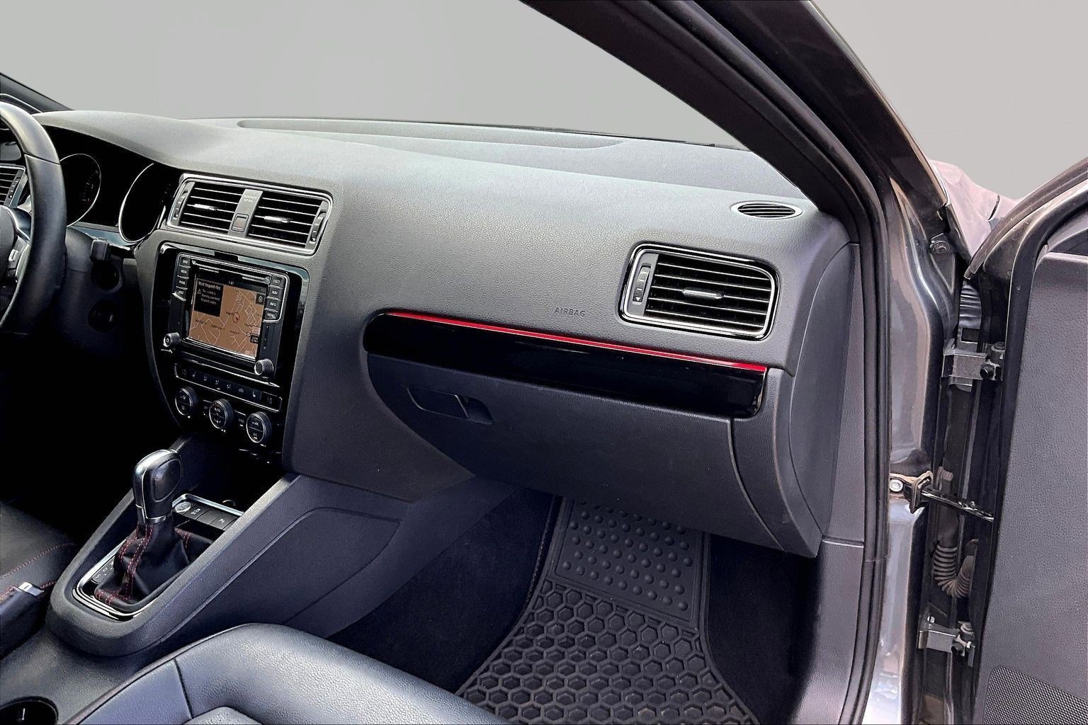 Used 2017 Volkswagen Jetta GLI image 28