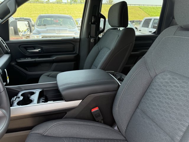 New 2026 RAM 1500 Express AWD/4WD image 5