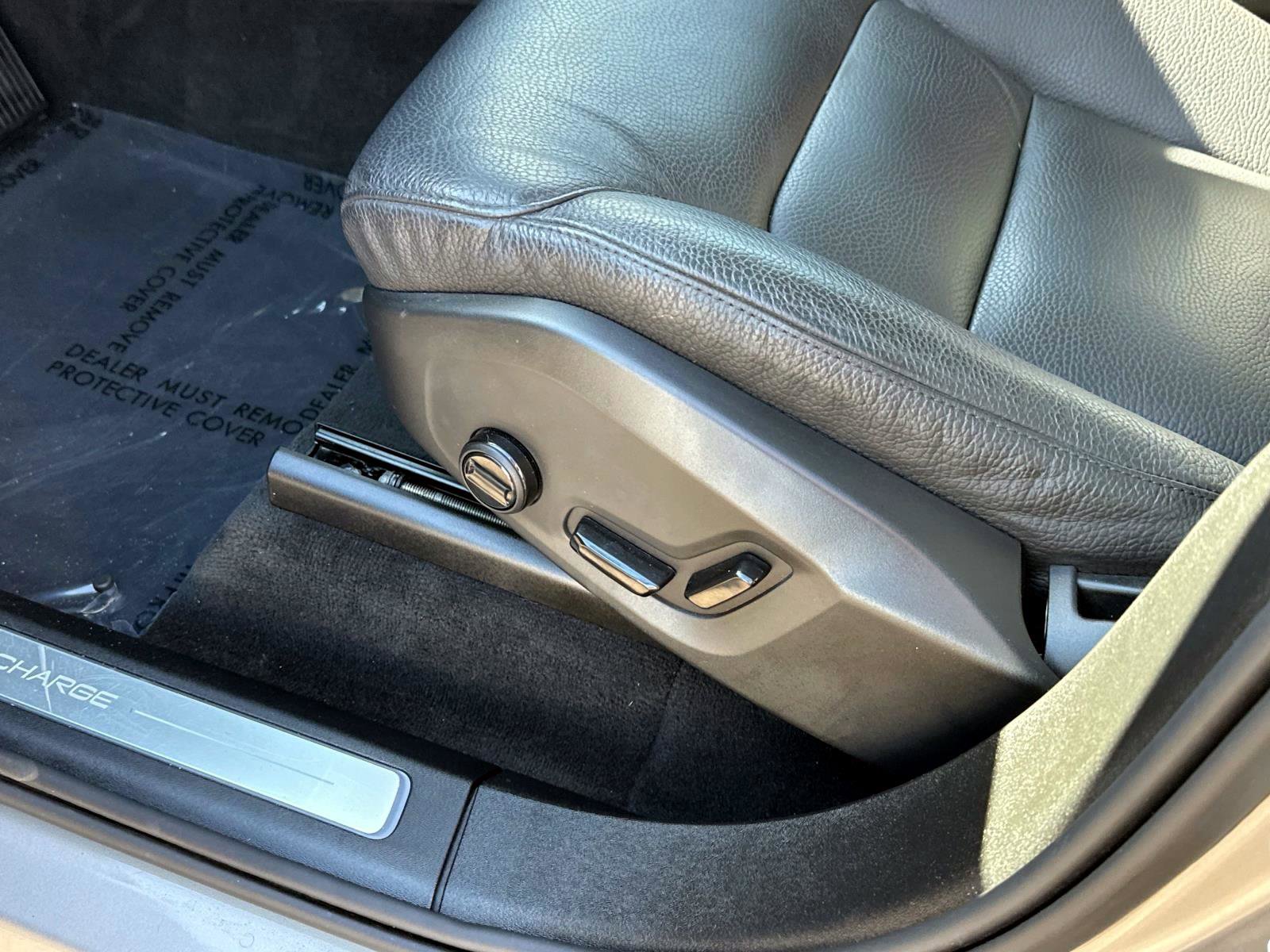 Certified 2024 Volvo XC90 T8 Plus w/ Protection Package Premier image 17