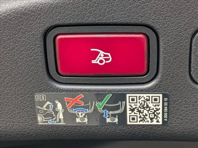 Used 2024 Mercedes-Benz CLE 300 4MATIC Cabriolet image 17