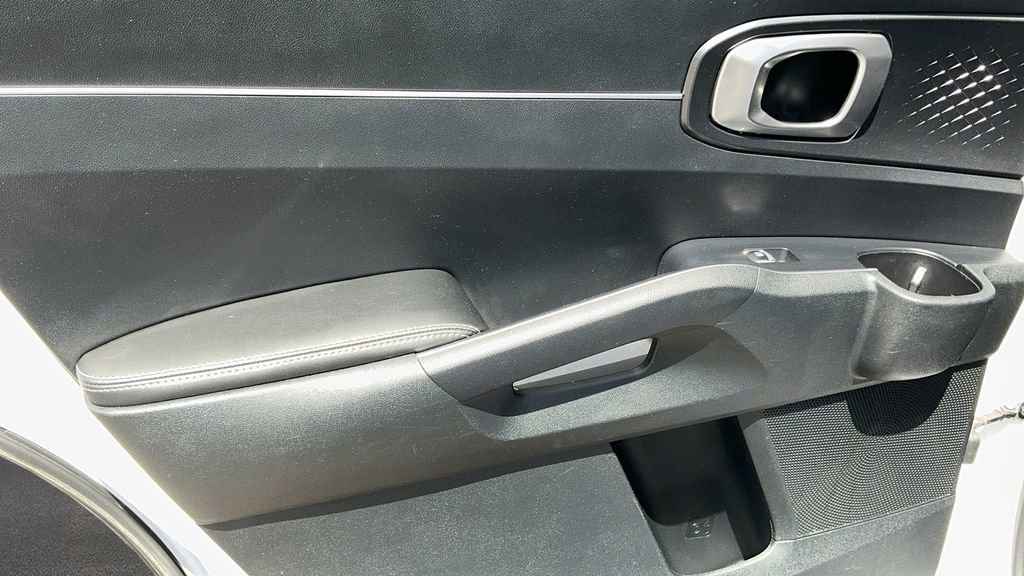 Certified 2023 Kia Sorento LX image 16