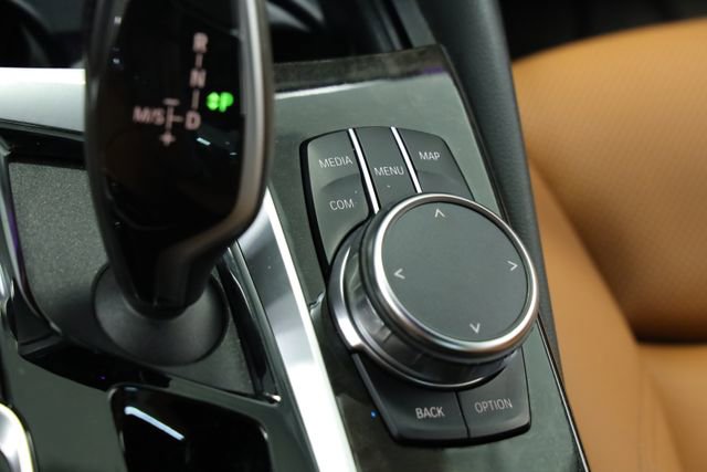 Used 2023 BMW 540i w/ Convenience Package image 25