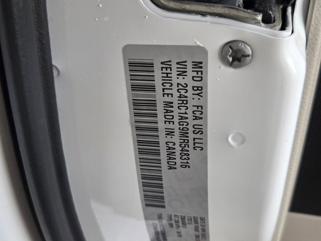 Certified 2021 Chrysler Voyager L image 27