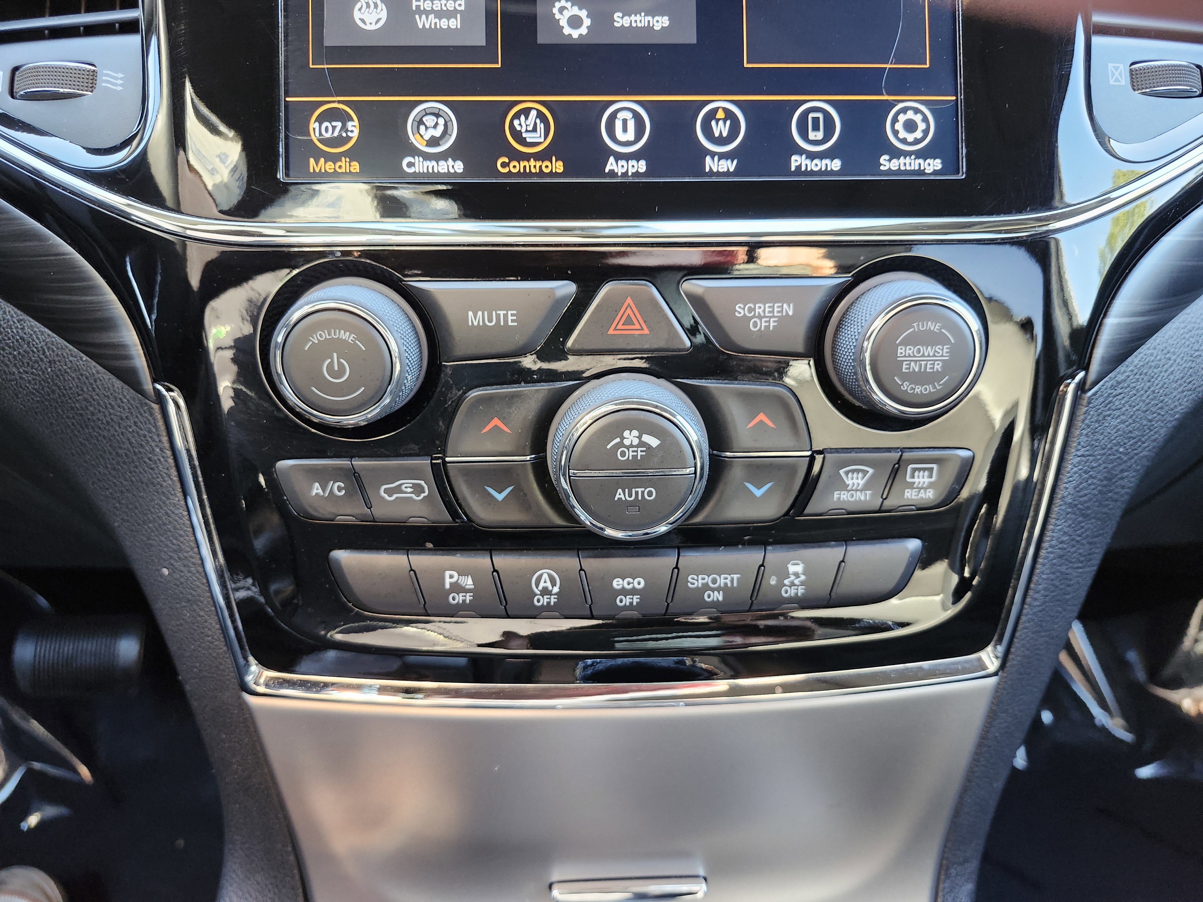 Used 2019 Jeep Grand Cherokee Altitude AWD/4WD image 33