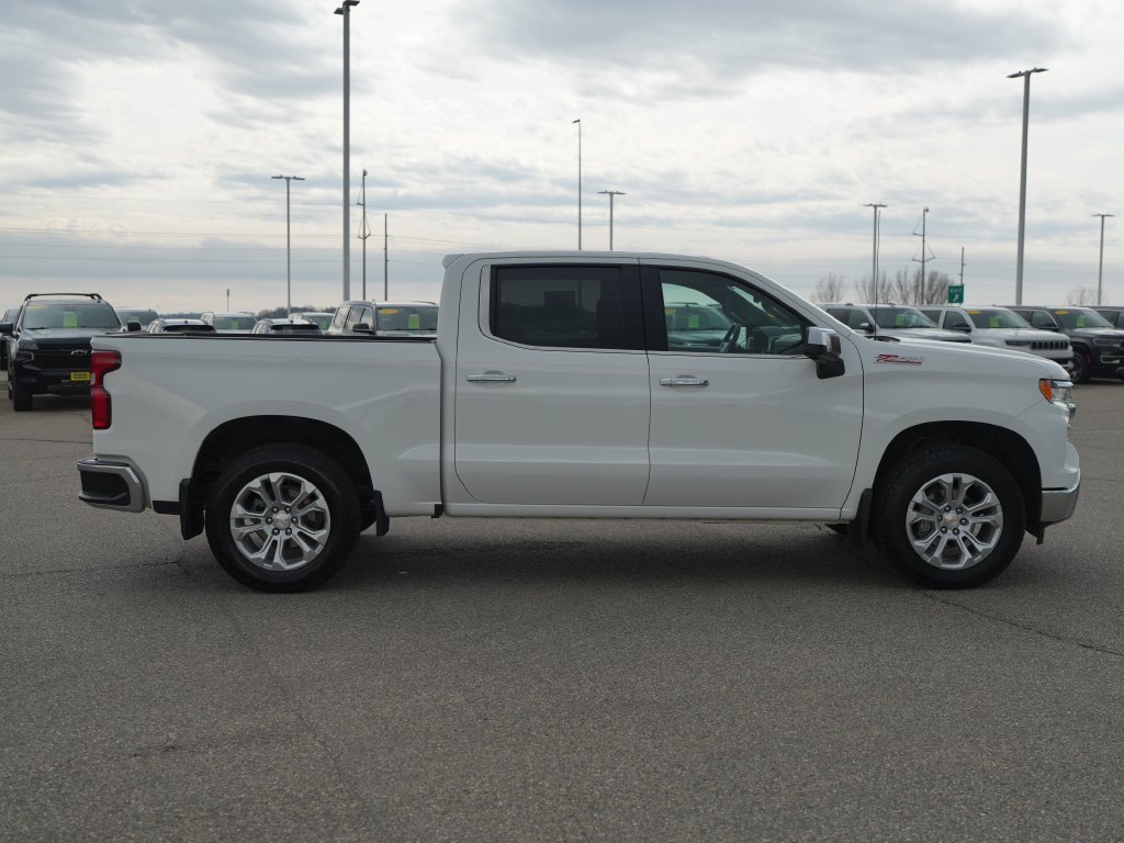 Used 2025 Chevrolet Silverado 1500 LTZ AWD/4WD image 6