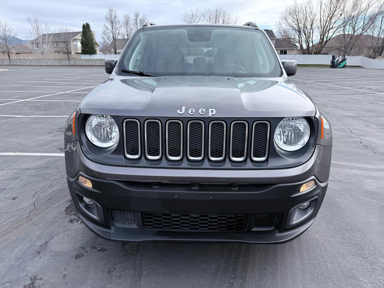 Used 2018 Jeep Renegade Latitude FWD image 8