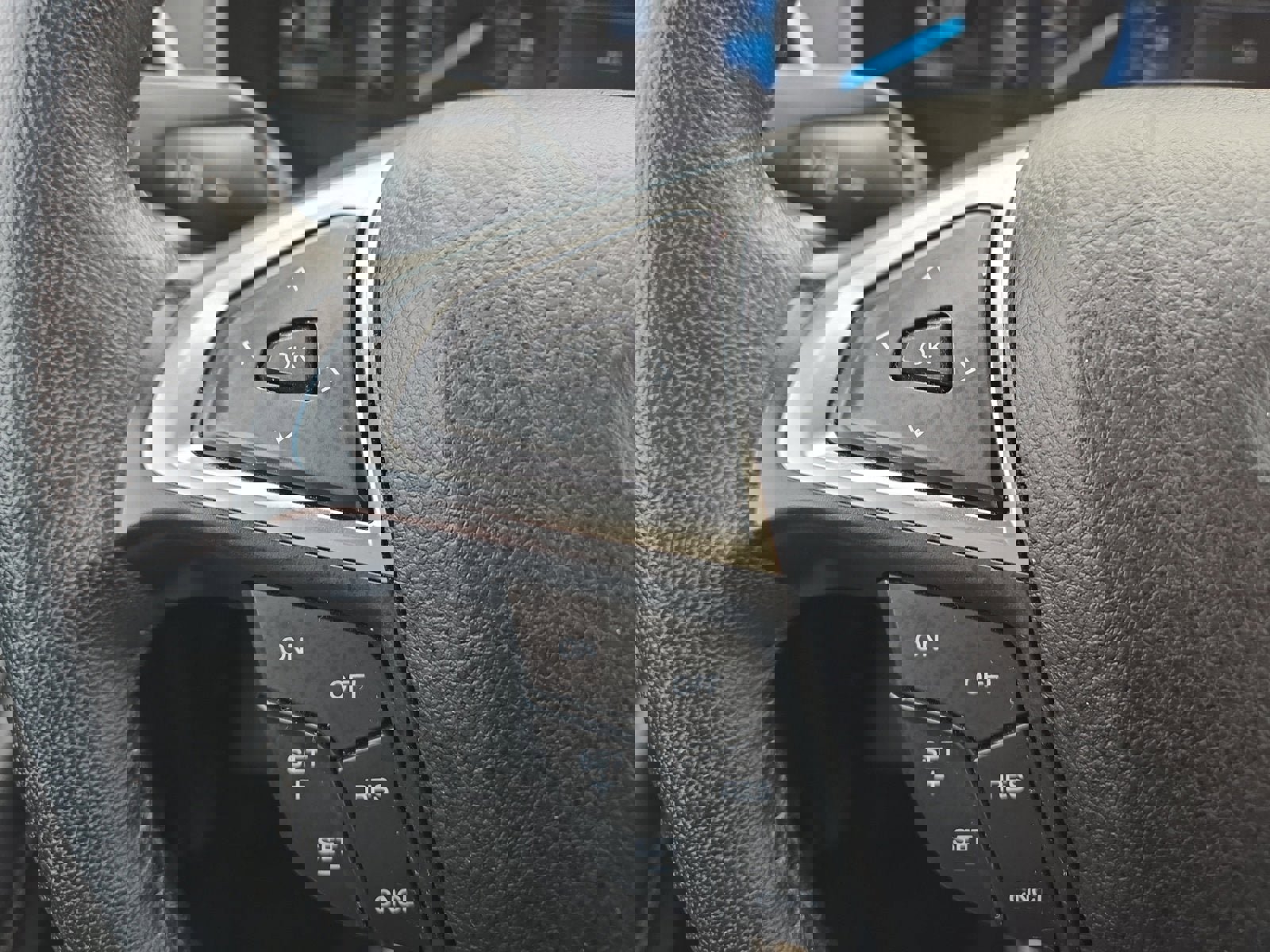 Used 2023 Ford Edge SEL image 14