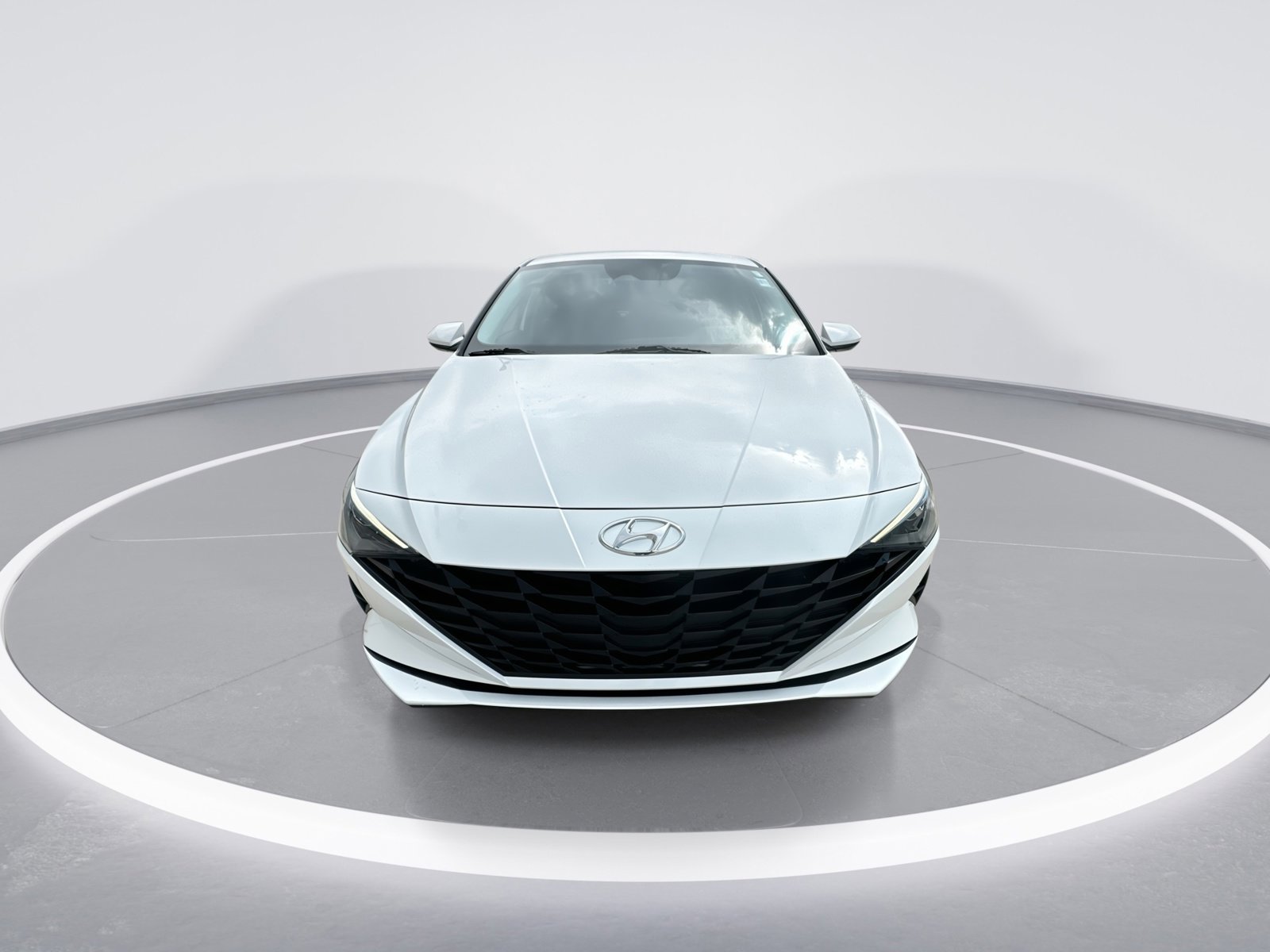 Used 2021 Hyundai Elantra SEL image 3