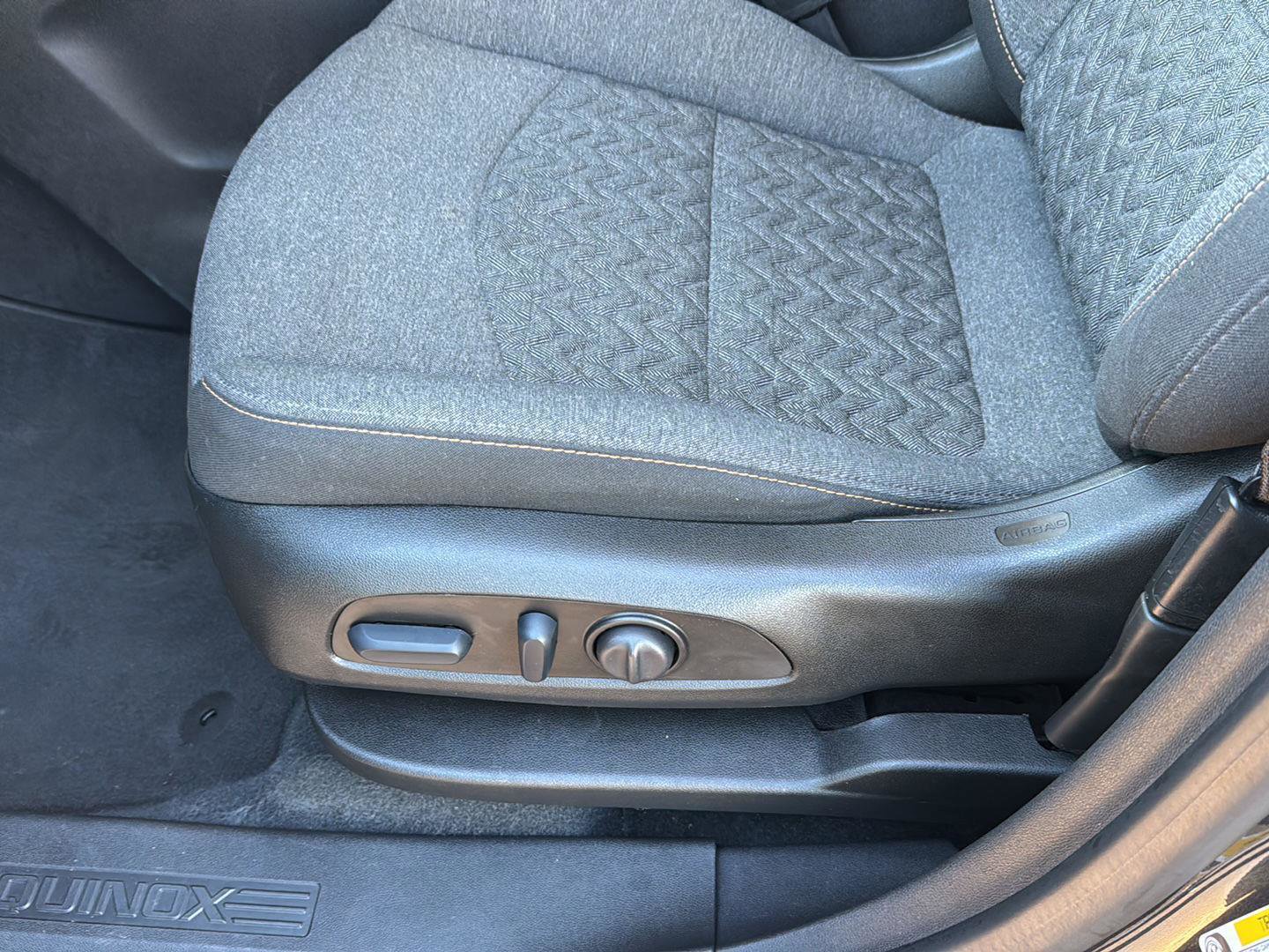 Used 2023 Chevrolet Equinox LT image 26