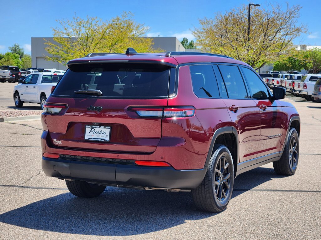 Used 2024 Jeep Grand Cherokee L Altitude AWD/4WD image 3