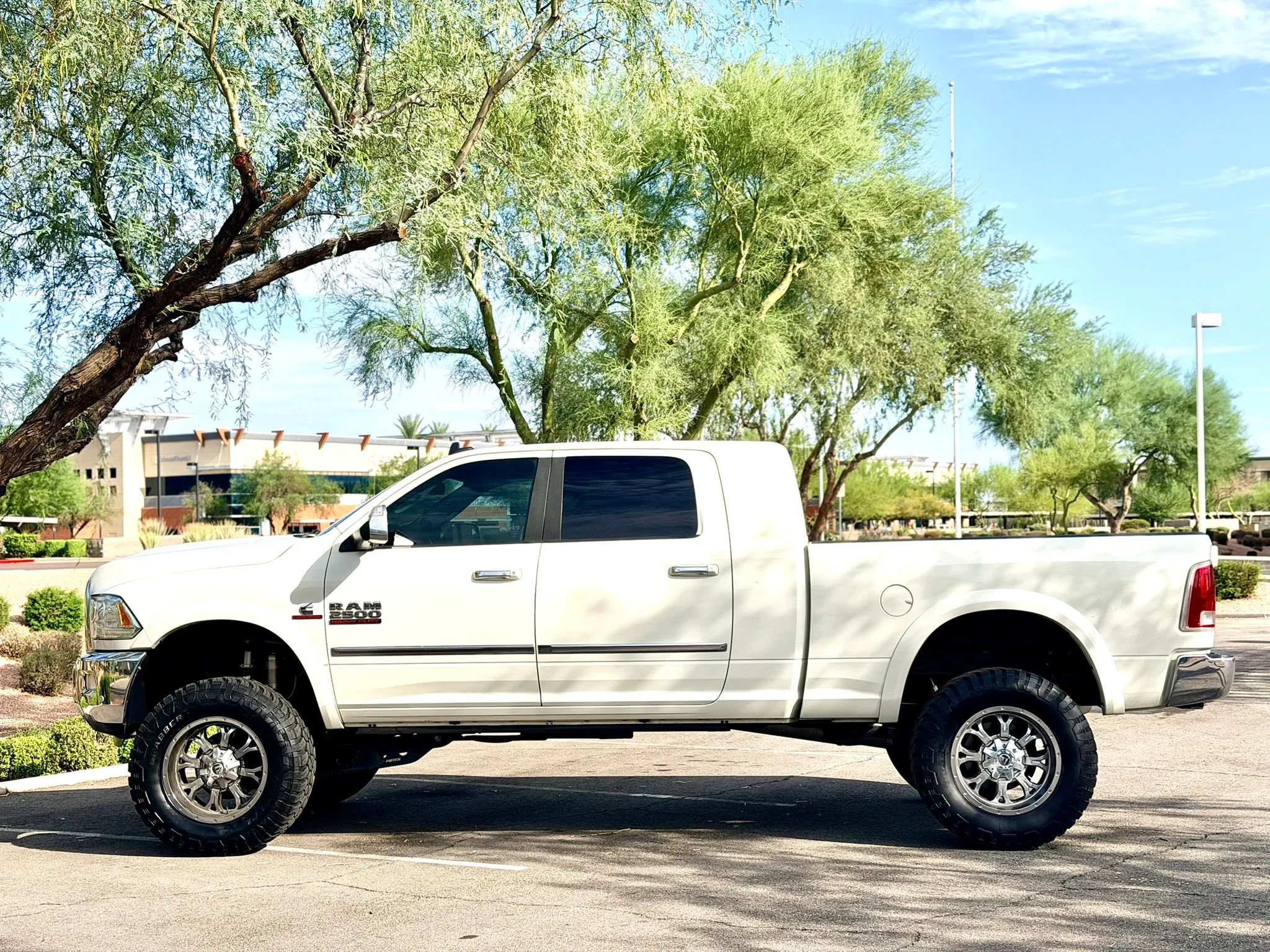 Used 2016 RAM 2500 Laramie AWD/4WD image 13