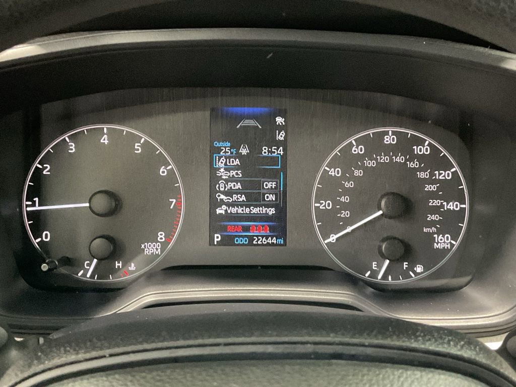 Used 2025 Toyota Corolla Cross L image 12