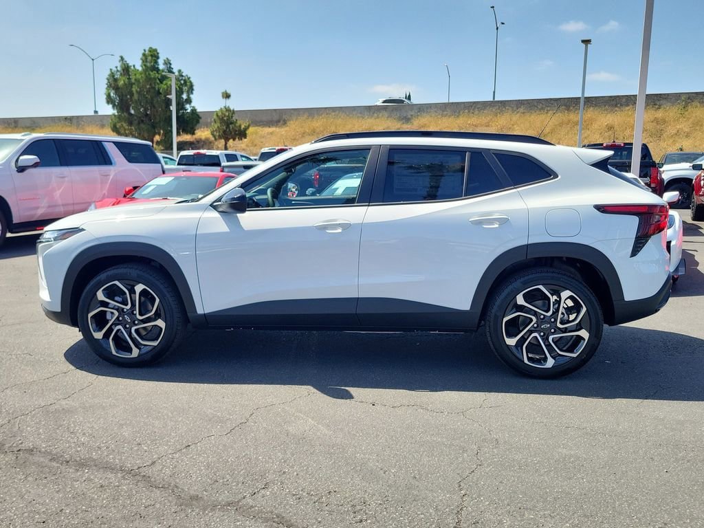 New 2026 Chevrolet Trax RS w/ Driver Confidence Package FWD image 25