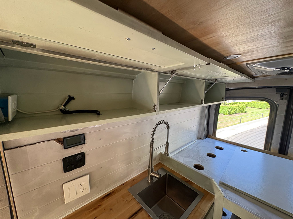 Used 2024 Ford Transit 250 148 Medium Roof Extended AWD w/ Load Area Protection Package image 25