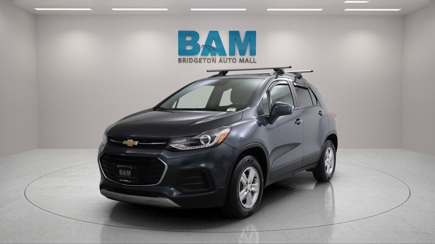 Used 2022 Chevrolet Trax LT w/ LT Convenience Package image 4