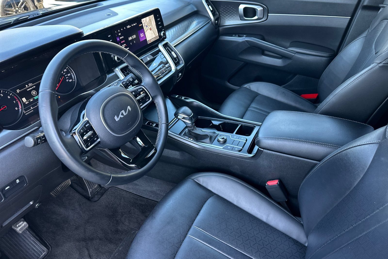 Used 2022 Kia Sorento S w/ Panoramic Sunroof Package FWD image 9