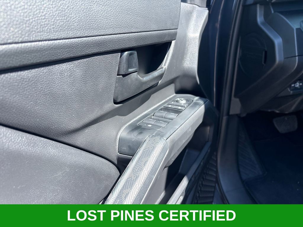 Used 2025 Toyota Tacoma SR image 17