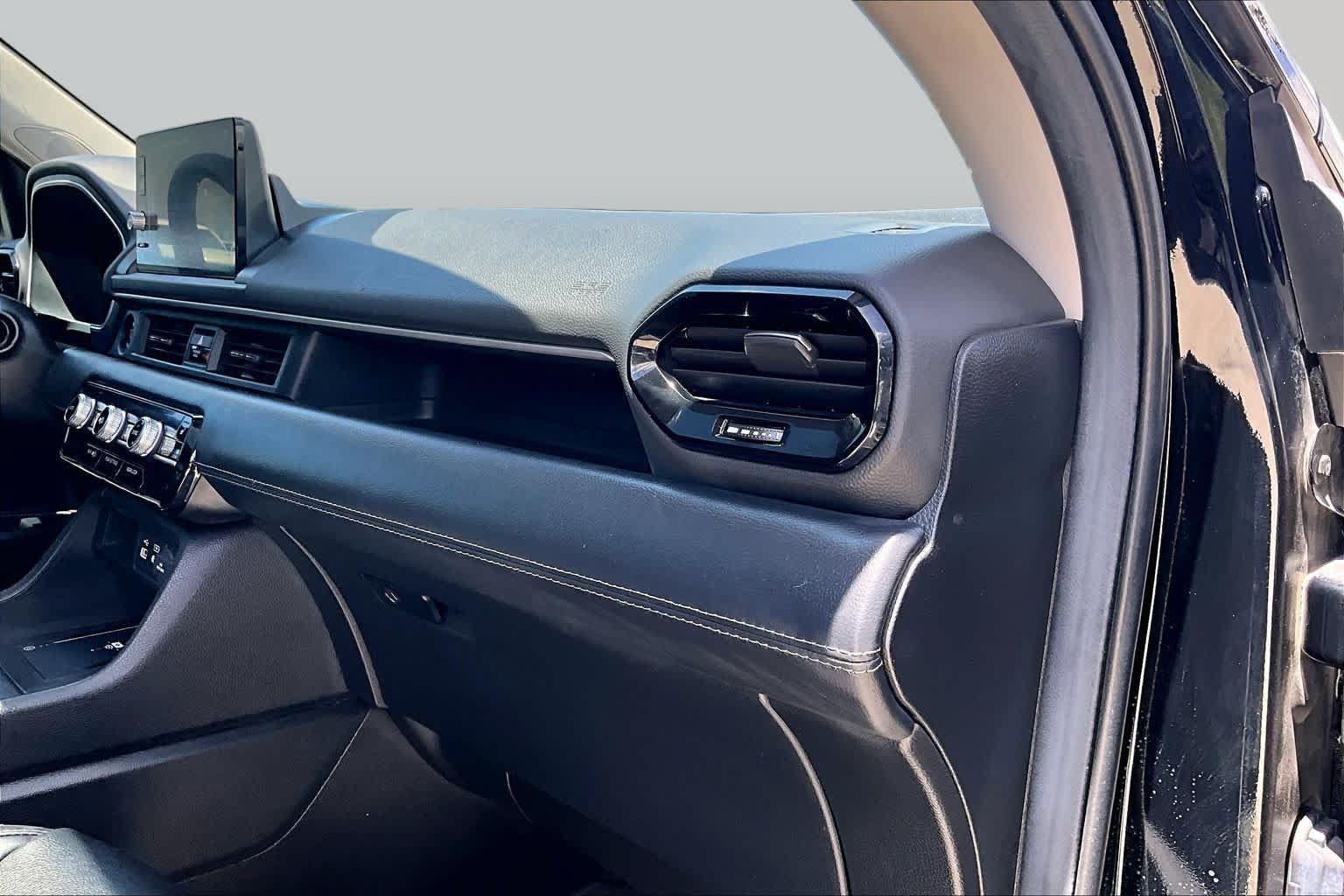 Used 2024 Honda Pilot Touring image 18