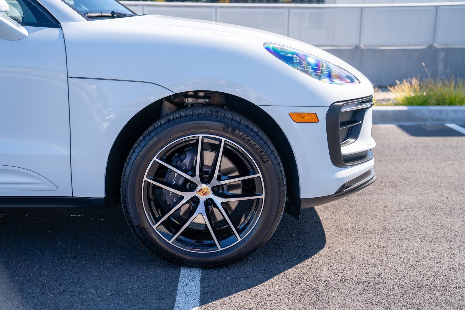 Certified 2026 Porsche Macan AWD/4WD image 9