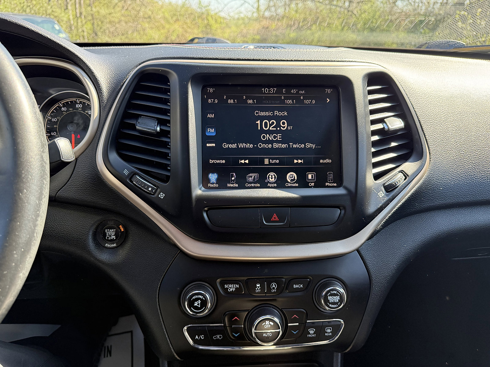 Certified 2016 Jeep Cherokee 75th Anniversary image 21