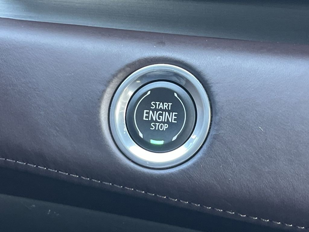 Used 2023 Cadillac Escalade Premium Luxury Platinum image 9